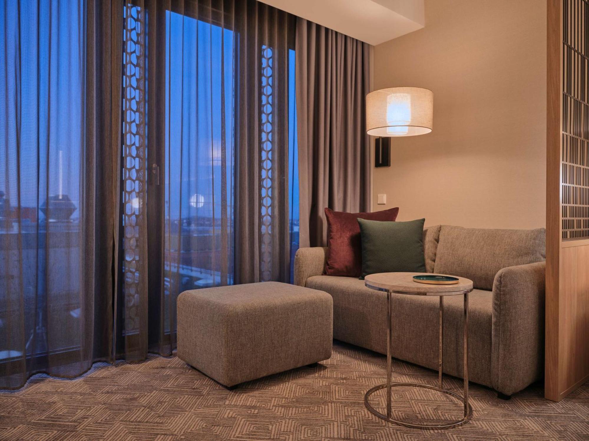 Aparthotel Adina 4*