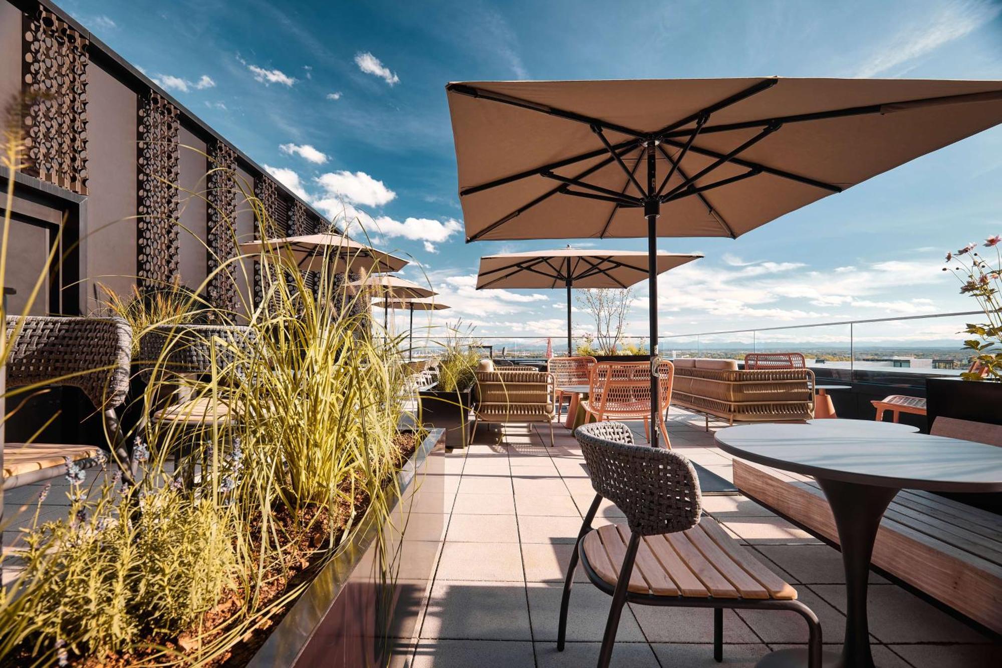 Aparthotel Adina 4*