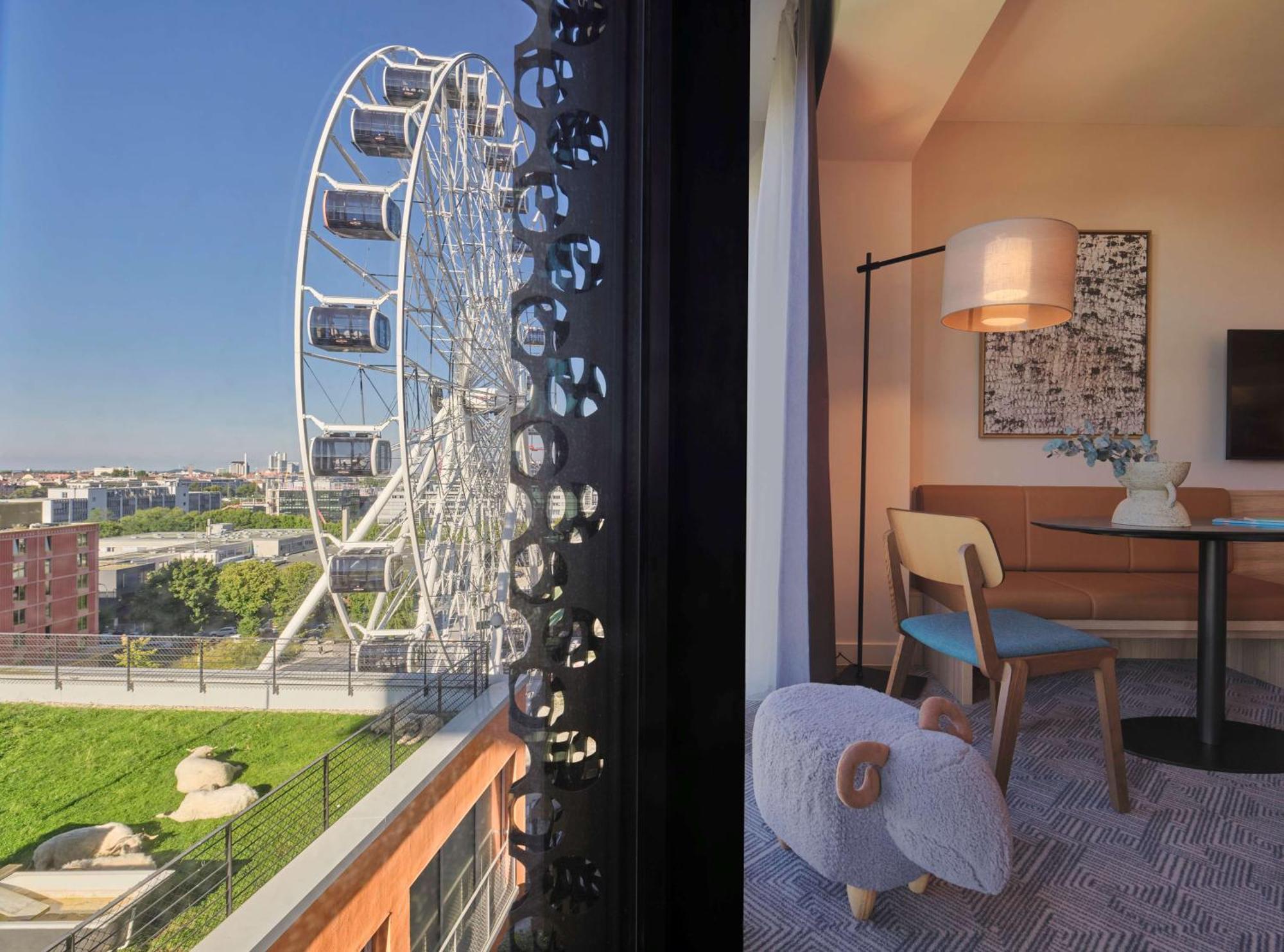 Adina Aparthotel